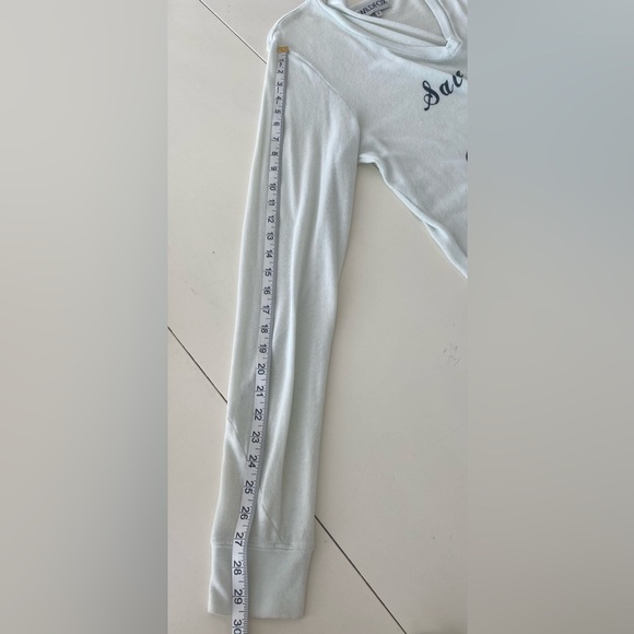 WILDFOX Salt Water is the Best Medicine Baggy Beach V-Neck Long Sleeve Top - Picture 11 of 13